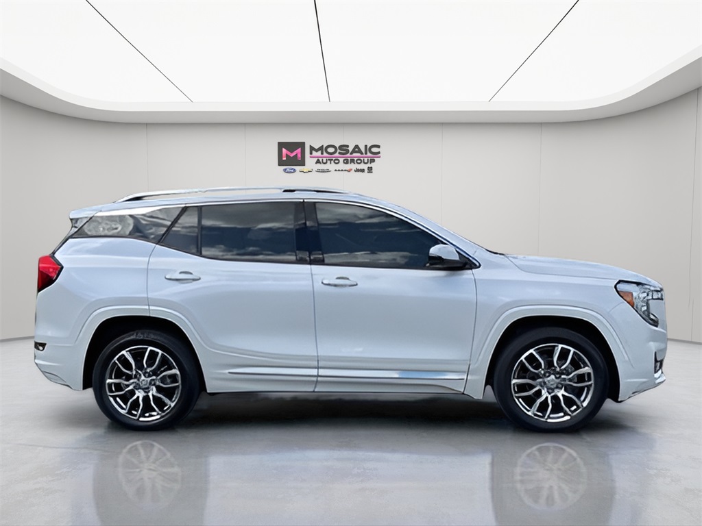 Used 2022 GMC Terrain Denali with VIN 3GKALXEV5NL193009 for sale in Zumbrota, Minnesota
