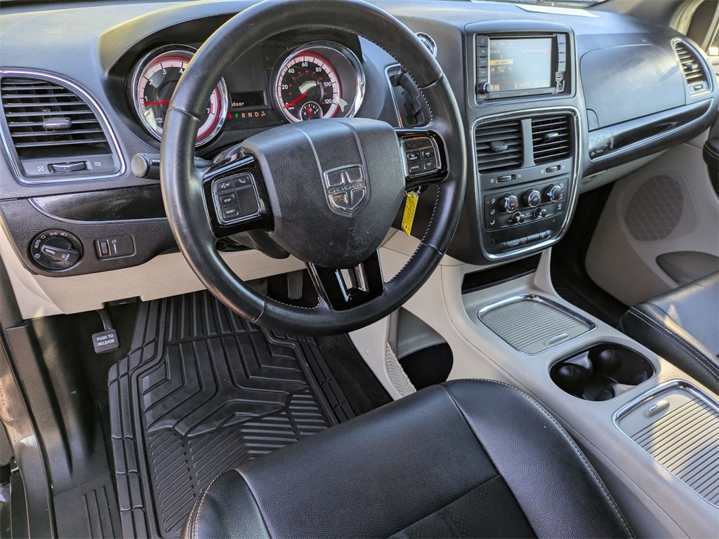 Used 2017 Dodge Grand Caravan For Sale in Findlay, OH