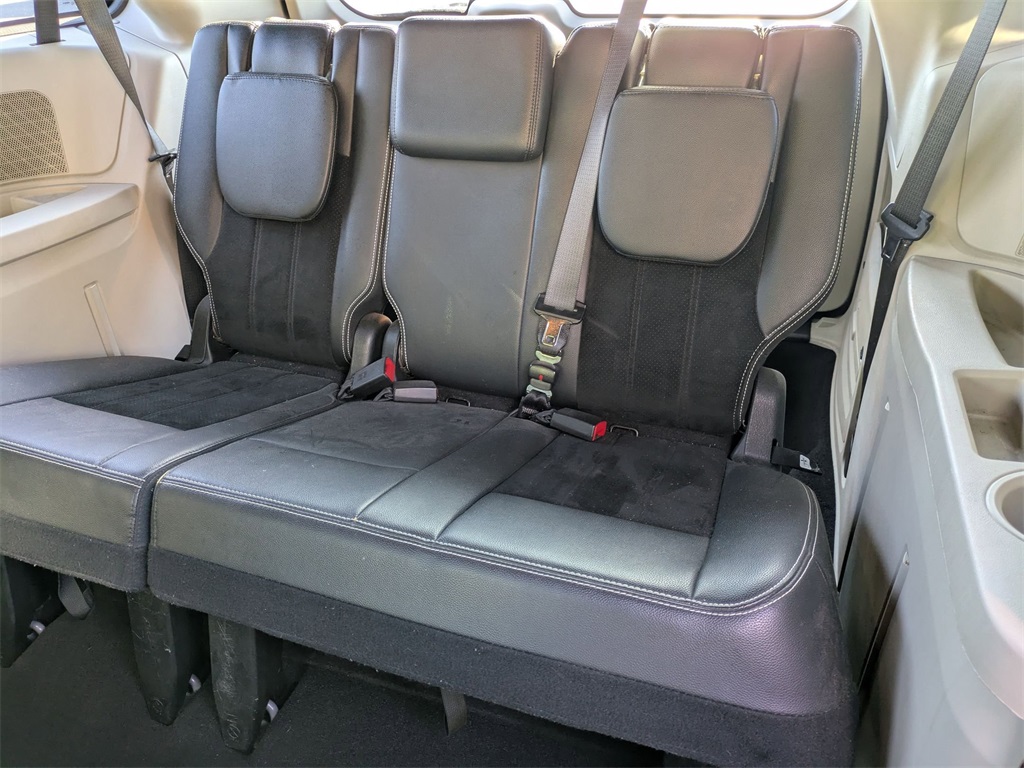 Used 2017 Dodge Grand Caravan For Sale in Findlay, OH