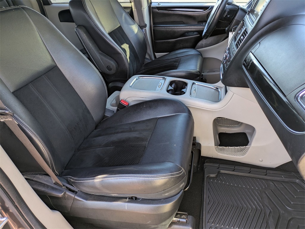 Used 2017 Dodge Grand Caravan For Sale in Findlay, OH
