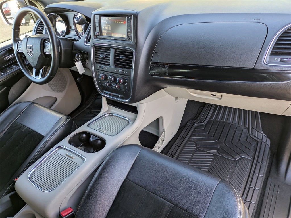 Used 2017 Dodge Grand Caravan For Sale in Findlay, OH