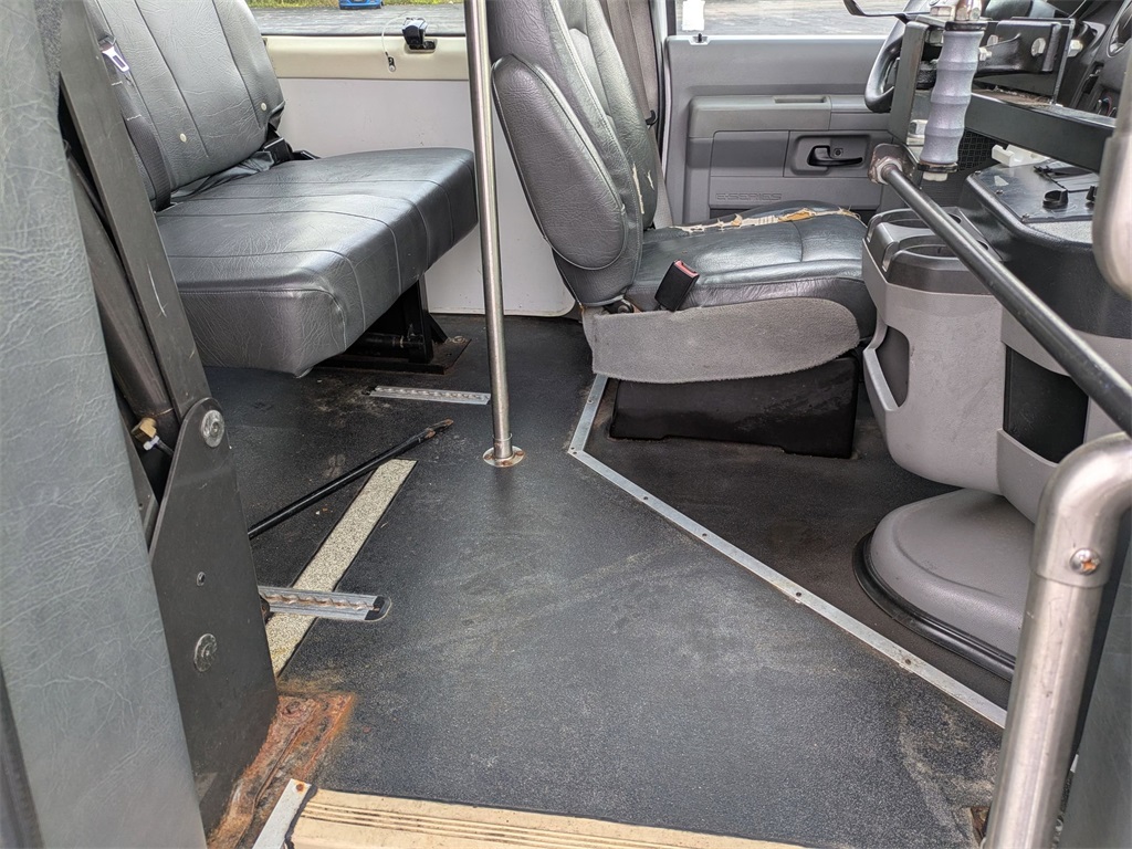 Used 2012 Ford E-350SD For Sale in Findlay, OH