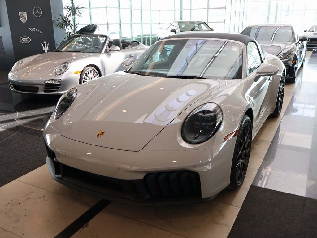 2026 Porsche 911 Targa 4 GTS Cabriolet AWD
