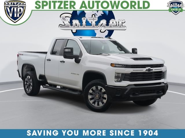 Summit White 2024 Chevrolet Silverado 2500HD Pickup Truck Four-Wheel Drive Automatic