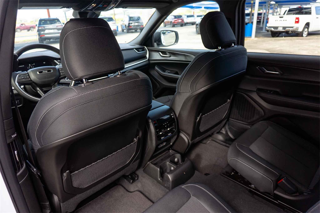 New Car 2025 Jeep Grand Cherokee L  Laredo For Sale Under $40,000 In San Marcos, Texas