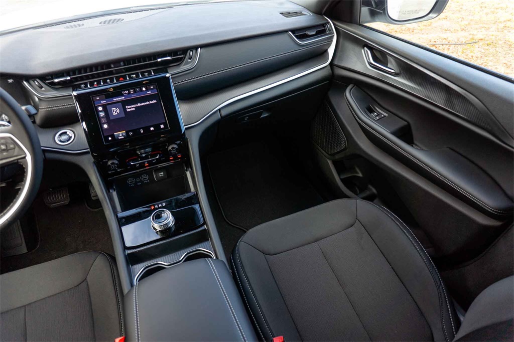 New Car 2025 Jeep Grand Cherokee L  Laredo For Sale Under $40,000 In San Marcos, Texas