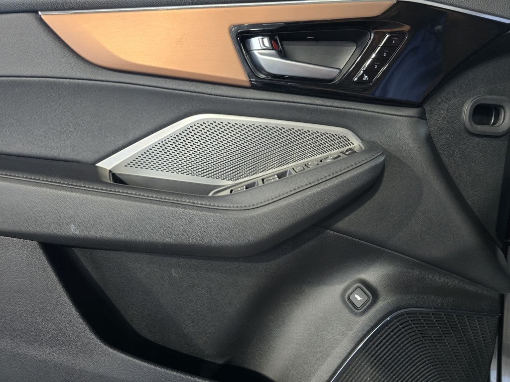 Thumbnail: 2022 Acura MDX - 12