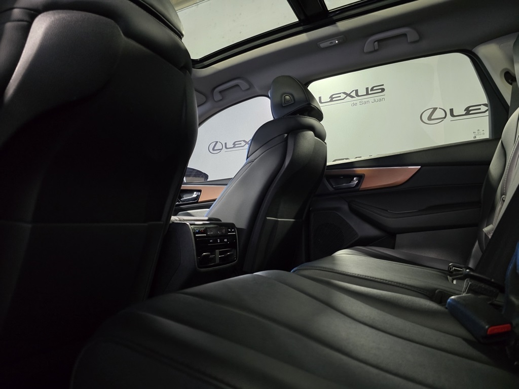 Thumbnail: 2022 Acura MDX - 26