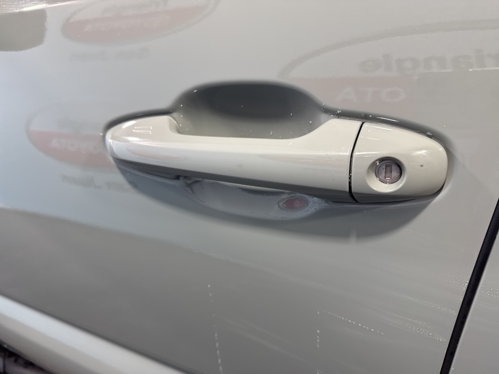 Thumbnail: 2021 Toyota Tacoma - 17