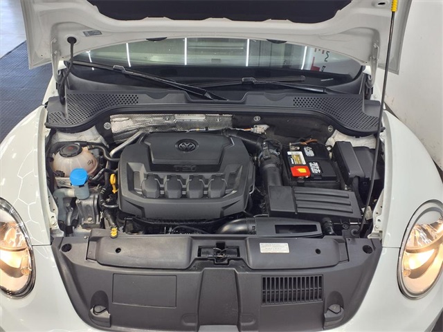 2018 Volkswagen Beetle 2.0T S - 9