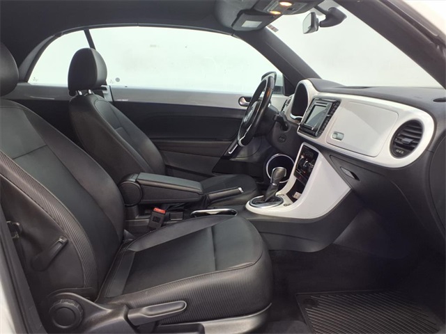 2018 Volkswagen Beetle 2.0T S - 5