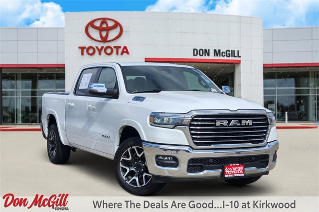 2025 RAM 1500 Laramie Crew Cab 4WD