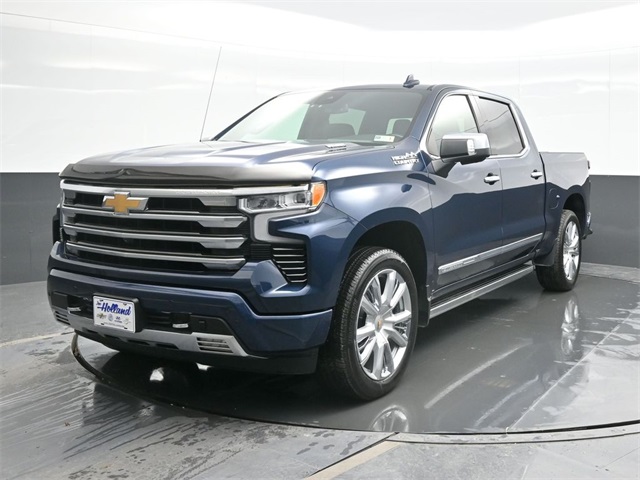 2023 Chevrolet Silverado 1500 High Country Crew Cab 4WD