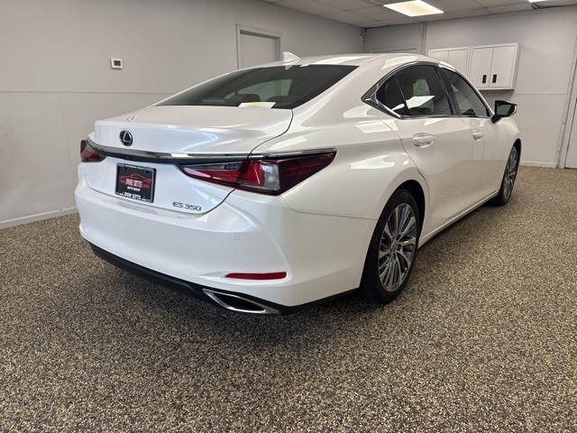 2019 Lexus ES 350 photo 4