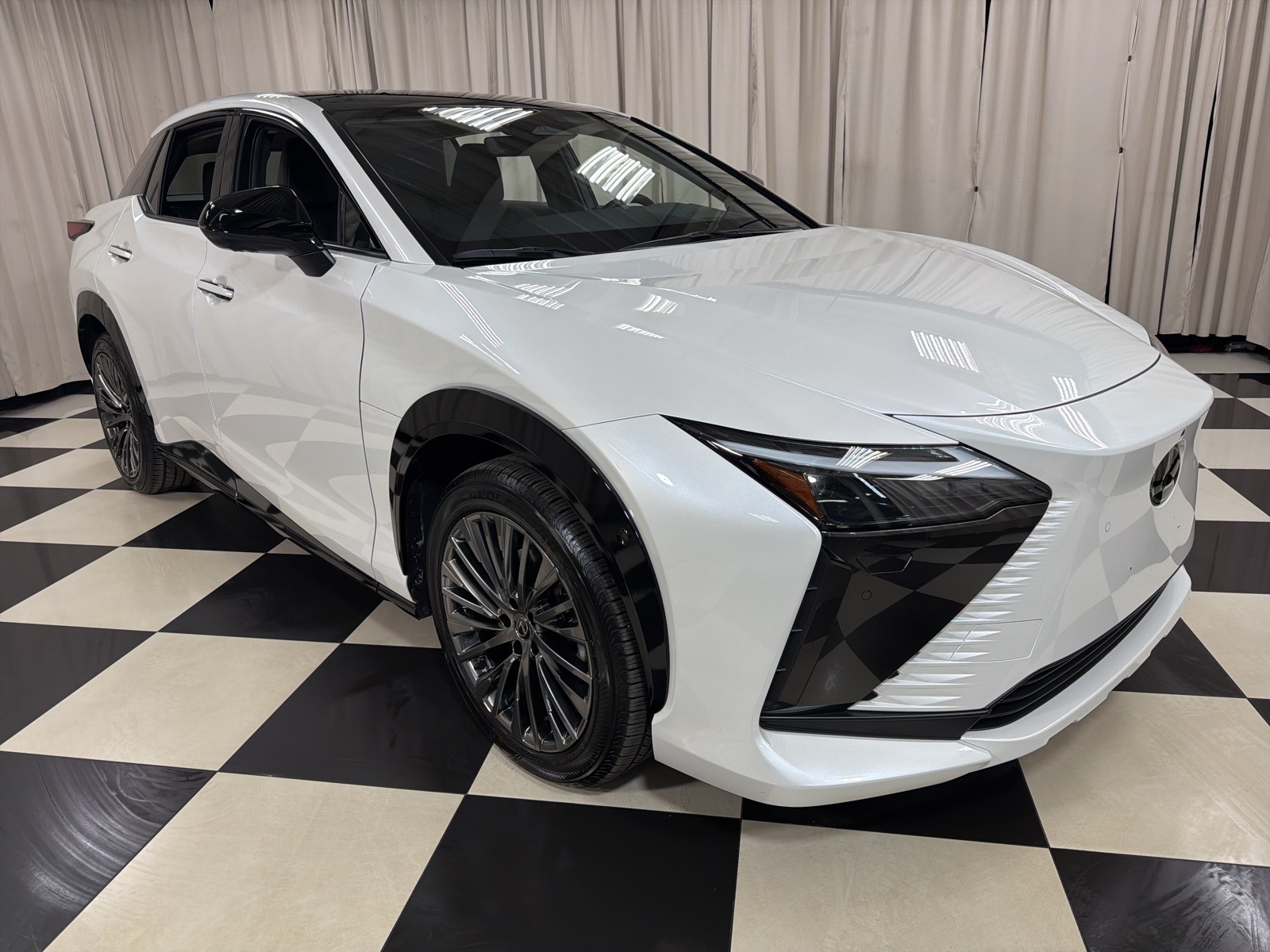2023 Lexus RZ 450e Luxury AWD