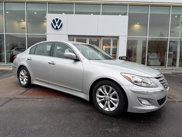 2013 Hyundai Genesis 3.8 RWD