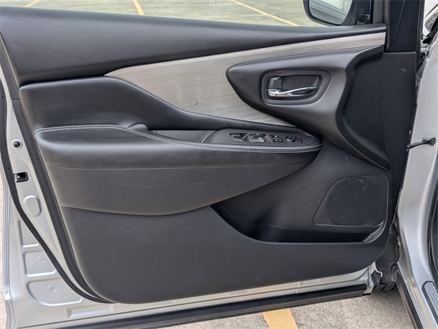 2017 Nissan Murano SV - 9