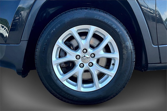 Used 2015 Jeep Cherokee For Sale in Gloucester, MA