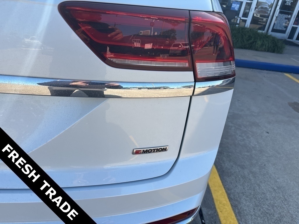 2022 Volkswagen Atlas Cross Sport 3.6L V6 SEL Premium R-Line White at DeMontrond Auto Country