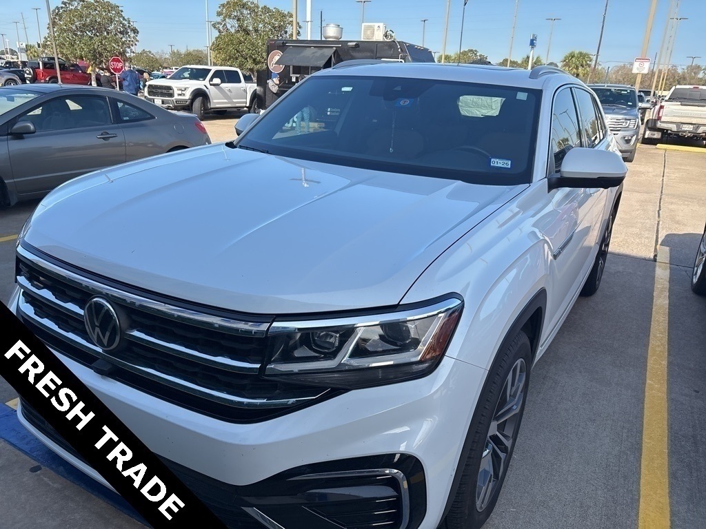 2022 Volkswagen Atlas Cross Sport 3.6L V6 SEL Premium R-Line White at DeMontrond Auto Country