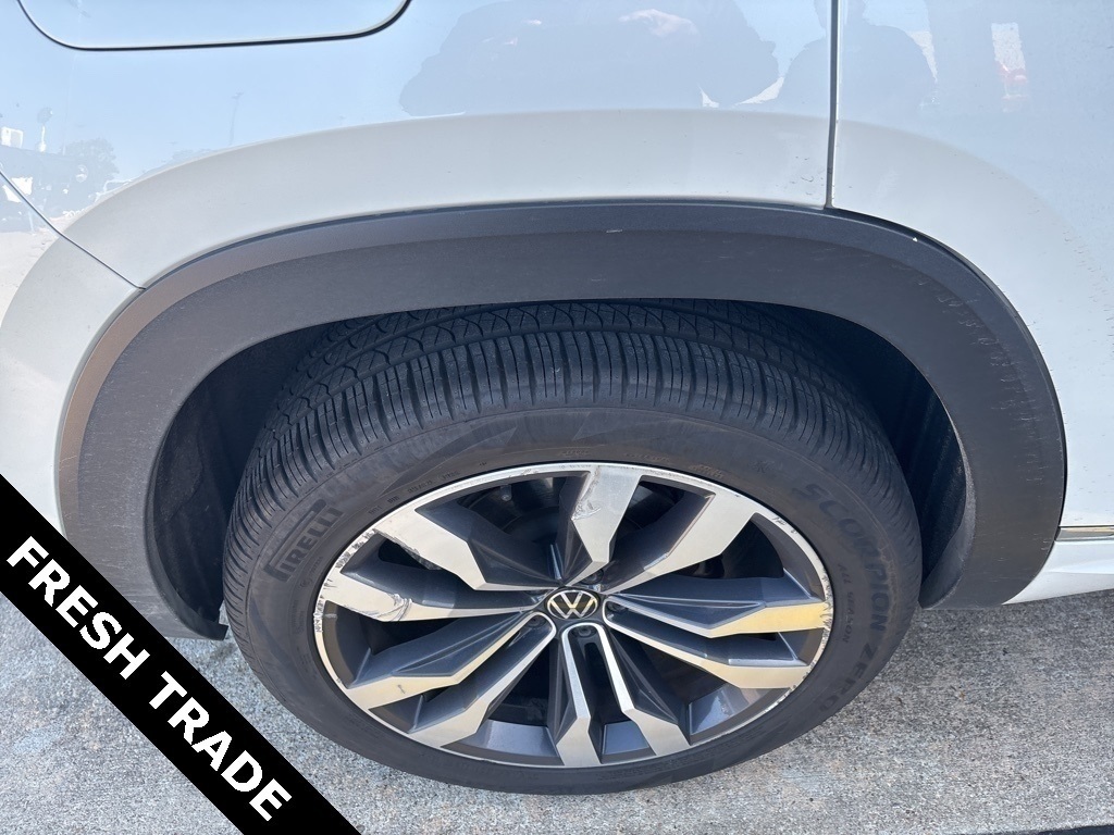 2022 Volkswagen Atlas Cross Sport 3.6L V6 SEL Premium R-Line White at DeMontrond Auto Country