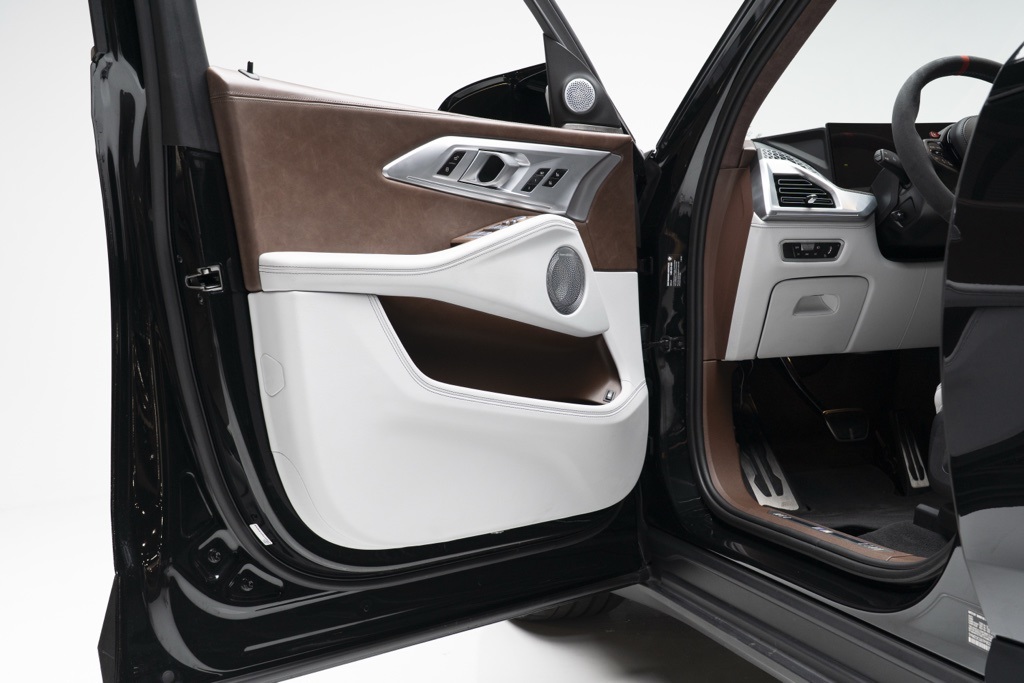 2023 BMW XM Base - Photo 10