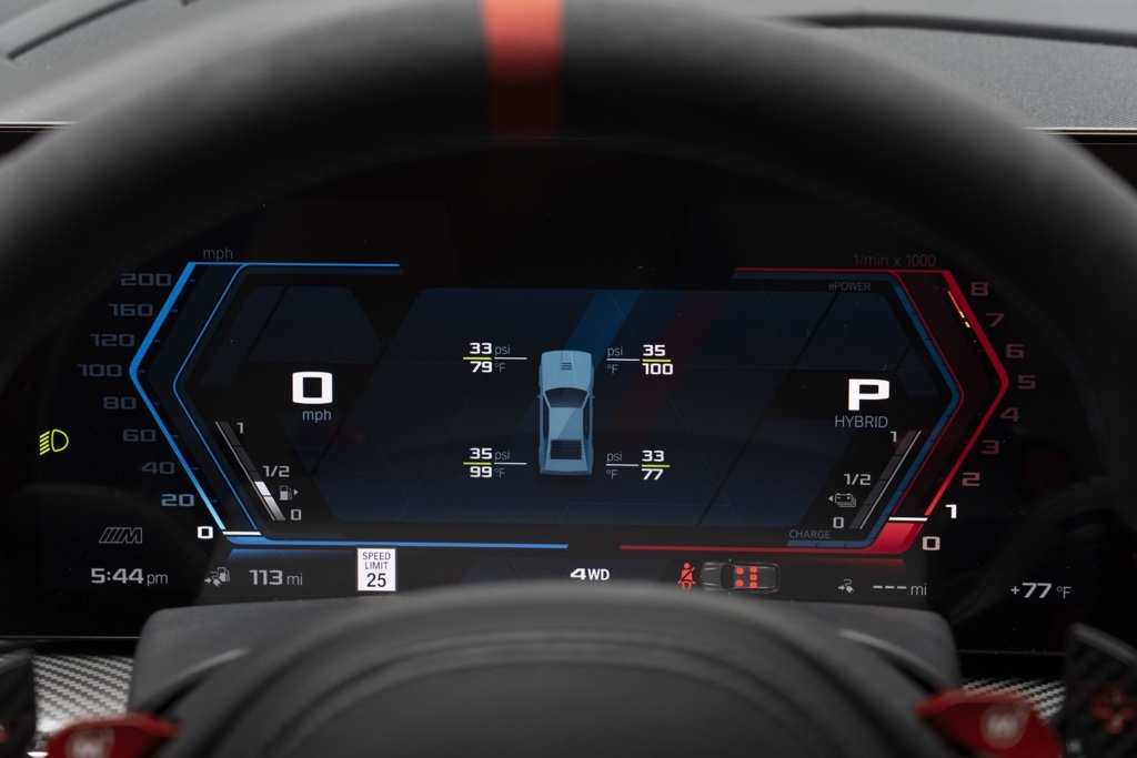 2023 BMW XM Base - Photo 17