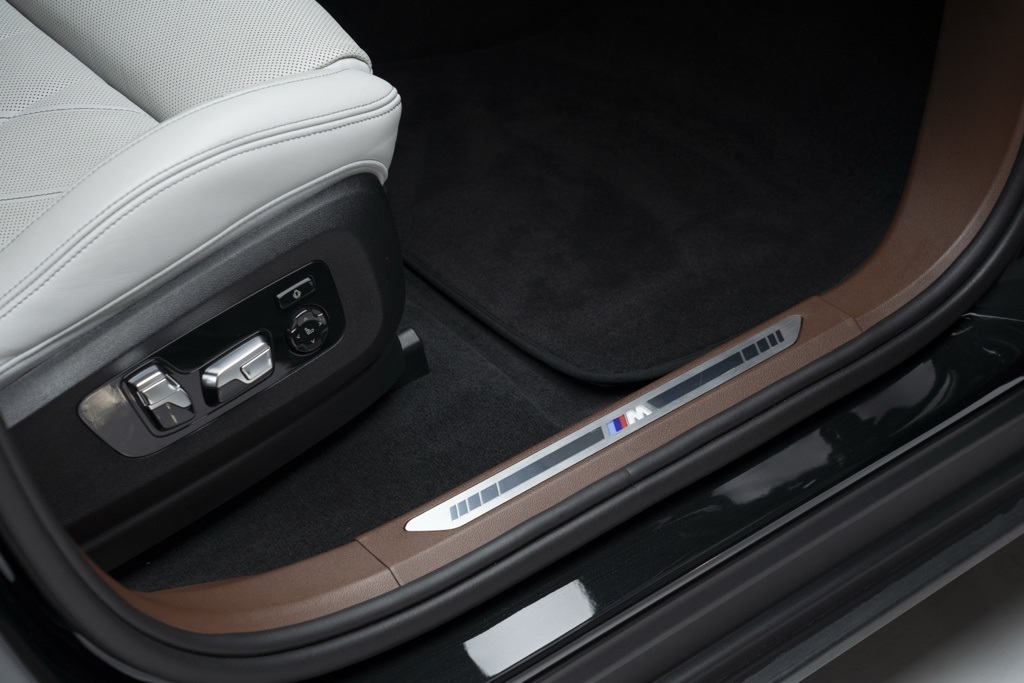 2023 BMW XM Base - Photo 32