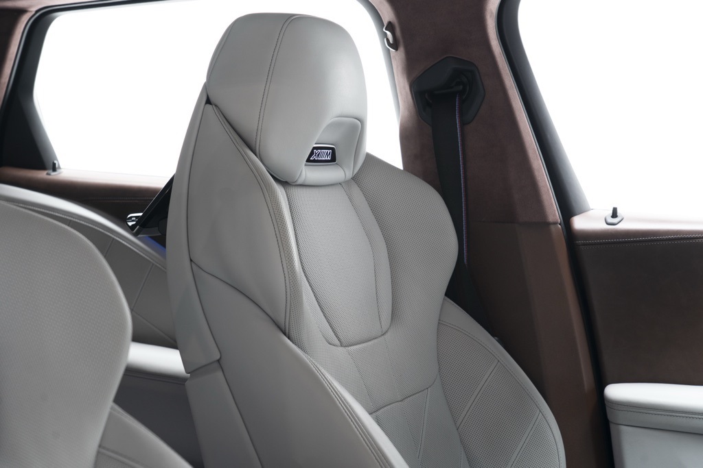 2023 BMW XM Base - Photo 37