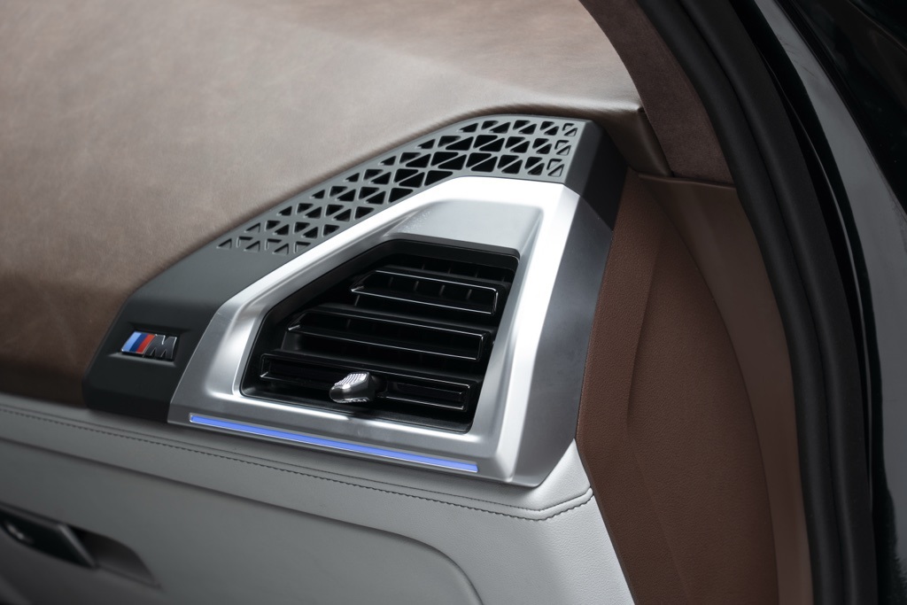 2023 BMW XM Base - Photo 38