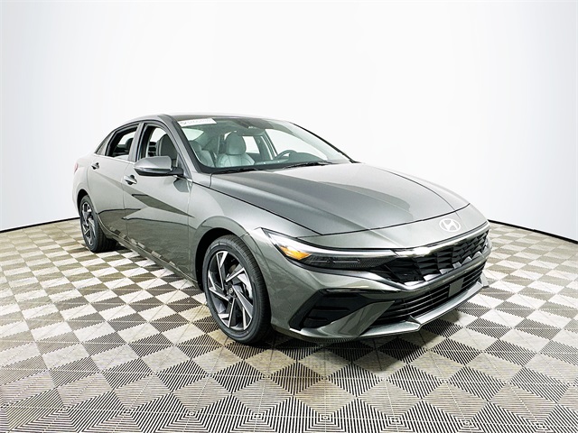 2025 Hyundai Elantra Limited FWD