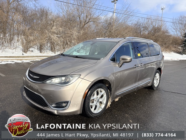 2017 Chrysler Pacifica Touring-L Plus