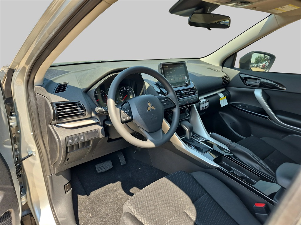 2025 Mitsubishi Eclipse Cross LE - 8