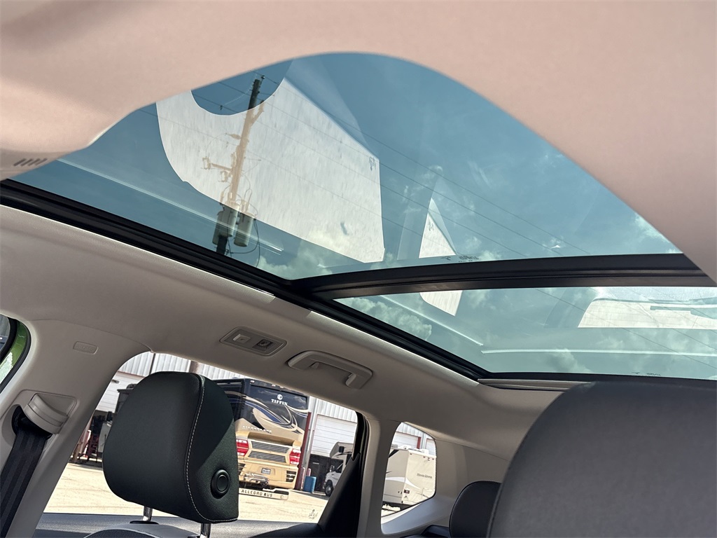 2025 Volkswagen Taos 1.5T SE Green at DeMontrond Auto Country