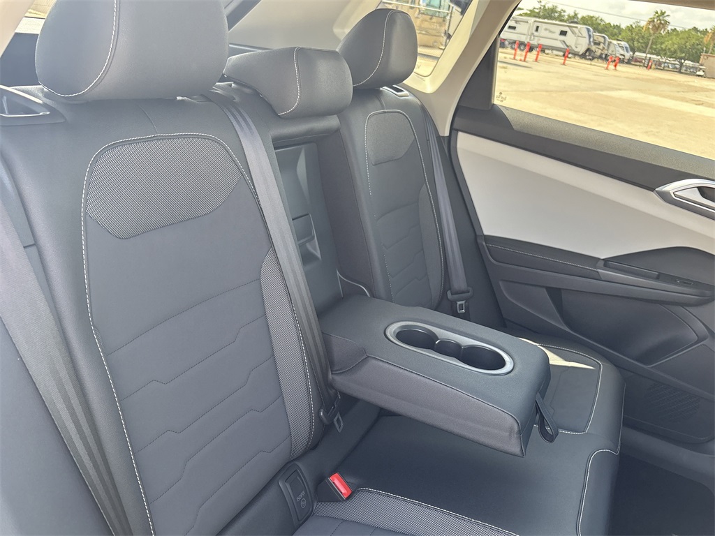 2025 Volkswagen Taos 1.5T SE Green at DeMontrond Auto Country