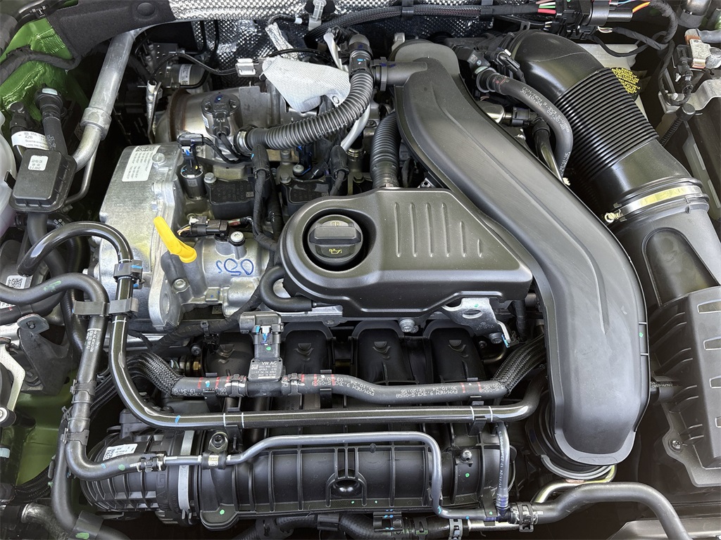 2025 Volkswagen Taos 1.5T SE Green at DeMontrond Auto Country