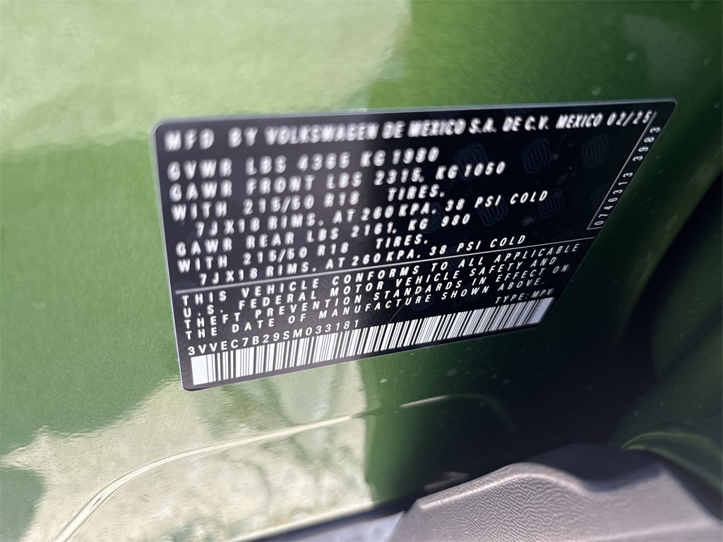 2025 Volkswagen Taos 1.5T SE Green at DeMontrond Auto Country