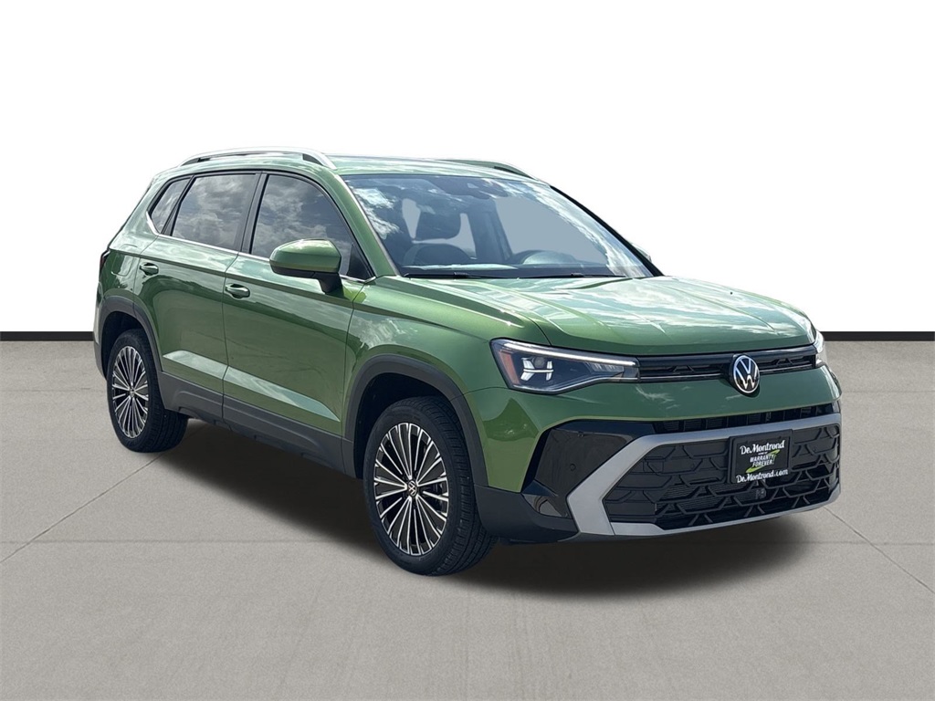 2025 Volkswagen Taos 1.5T SE Green at DeMontrond Auto Country