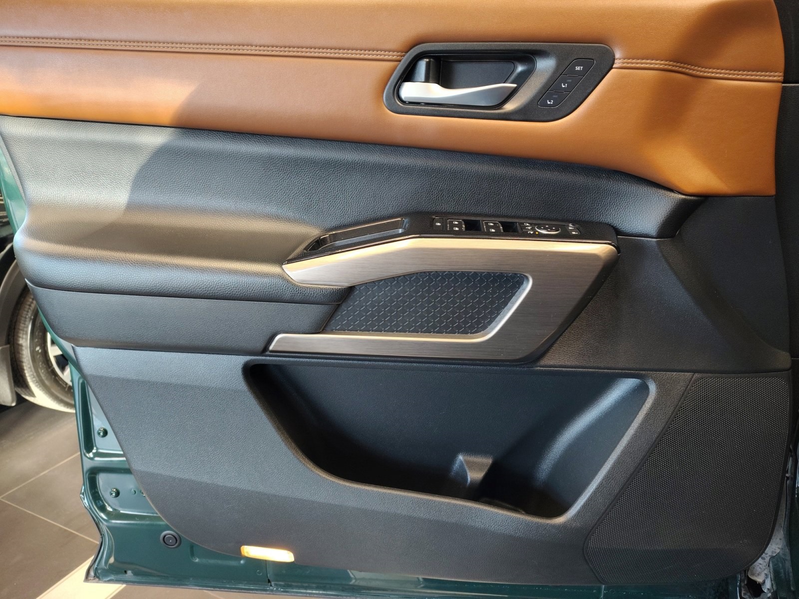 Used Car 2022 Nissan Pathfinder  Platinum For Sale Under $30,000 In San Antonio, Texas