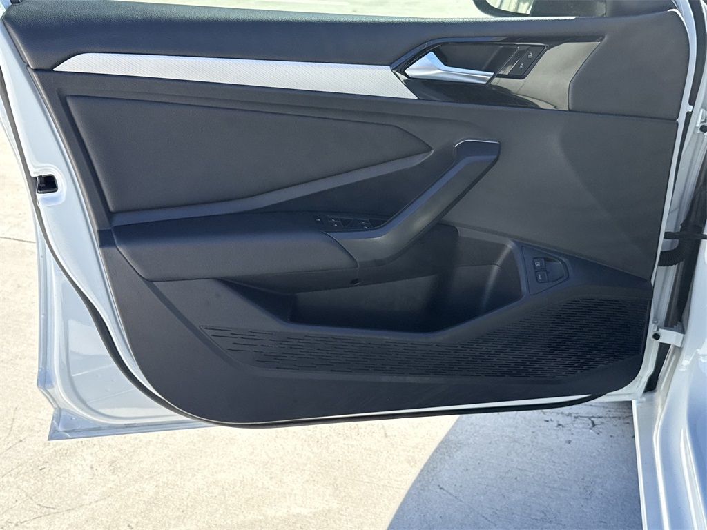 2021 Volkswagen Jetta R-Line White at Autostrade