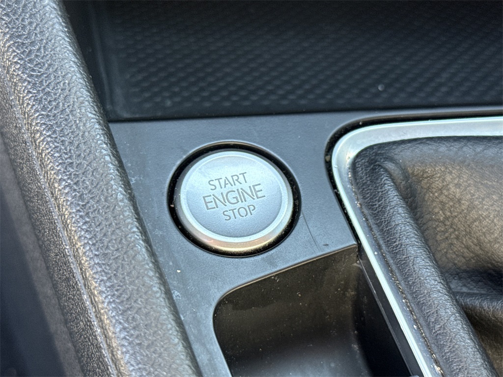 2021 Volkswagen Jetta R-Line White at Autostrade