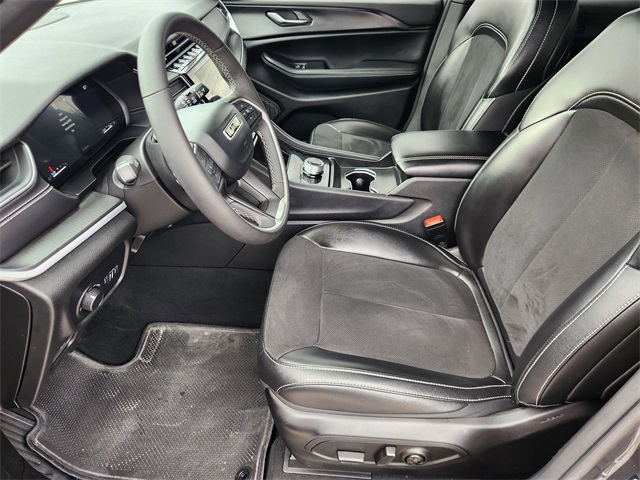 2024 Jeep Grand Cherokee Altitude X Gray at Mac Haik CDJR North Houston