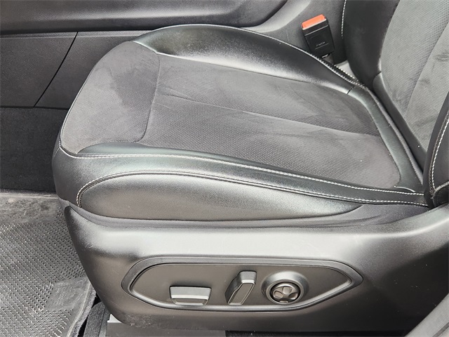 2024 Jeep Grand Cherokee Altitude X Gray at Mac Haik CDJR North Houston