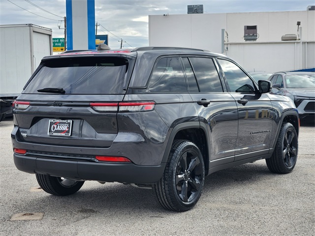 2024 Jeep Grand Cherokee Altitude X Gray at Mac Haik CDJR North Houston