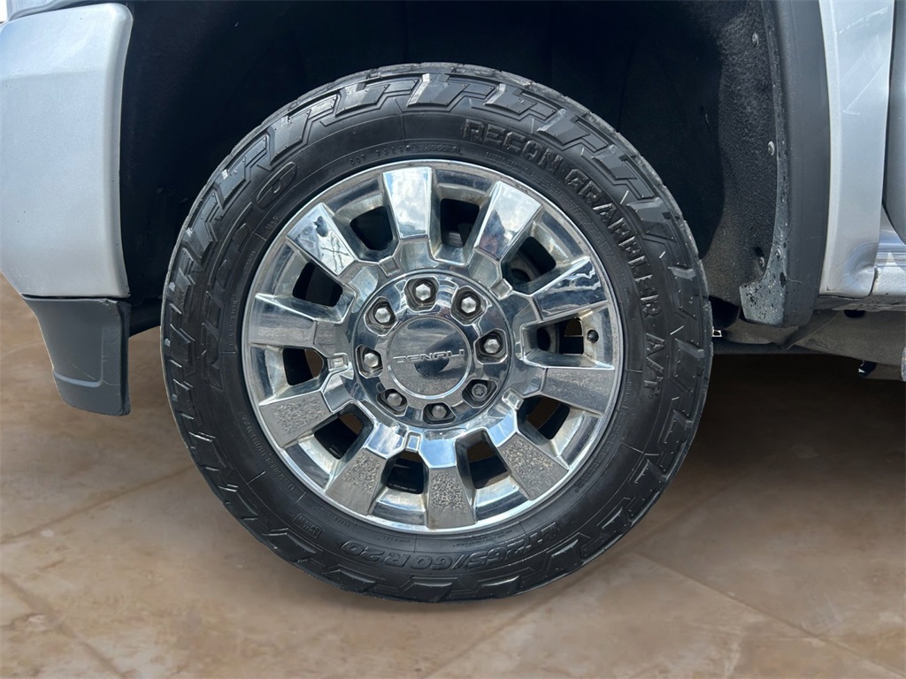 Used Car 2019 Gmc Sierra 2500hd  Denali For Sale Under $40,000 In Floresville, Texas