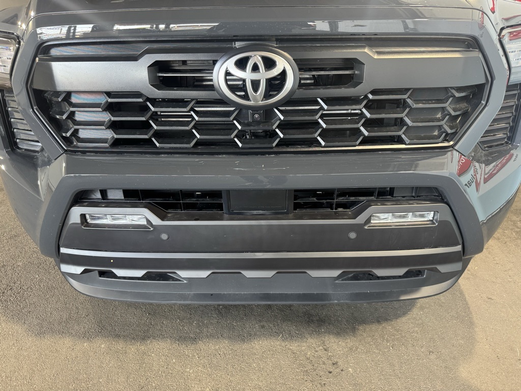 Thumbnail: 2025 Toyota Tacoma - 13