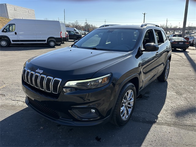 Used 2019 Jeep Cherokee Latitude Plus with VIN 1C4PJLLB7KD240667 for sale in Kansas City