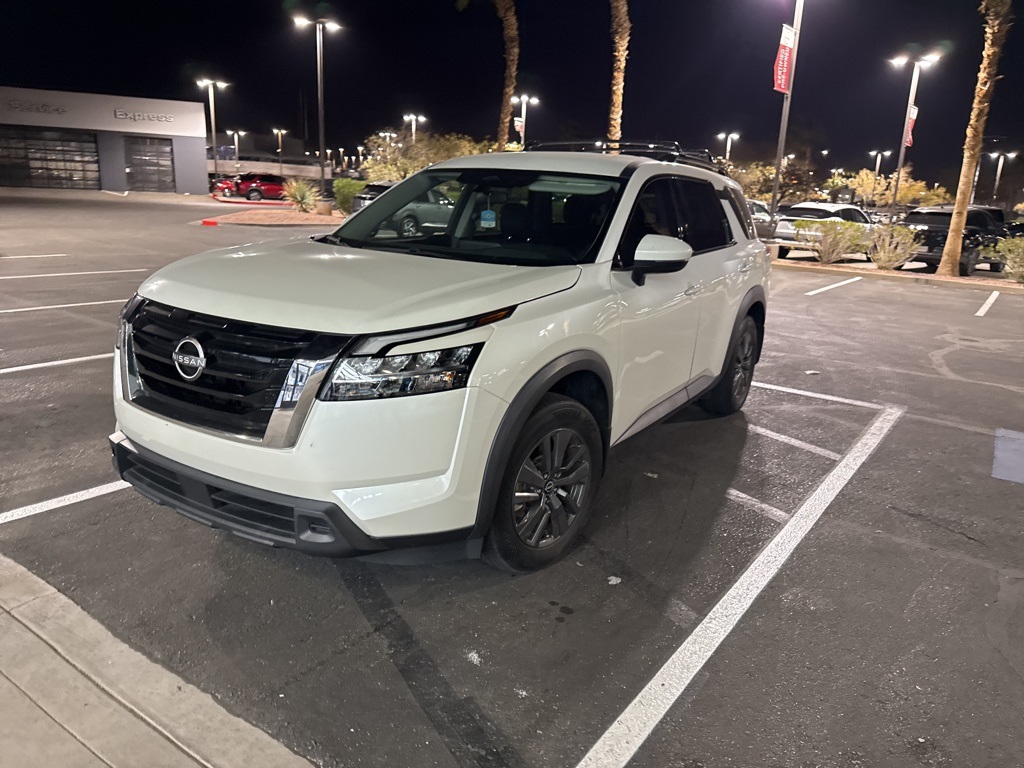 2022 Nissan Pathfinder SV