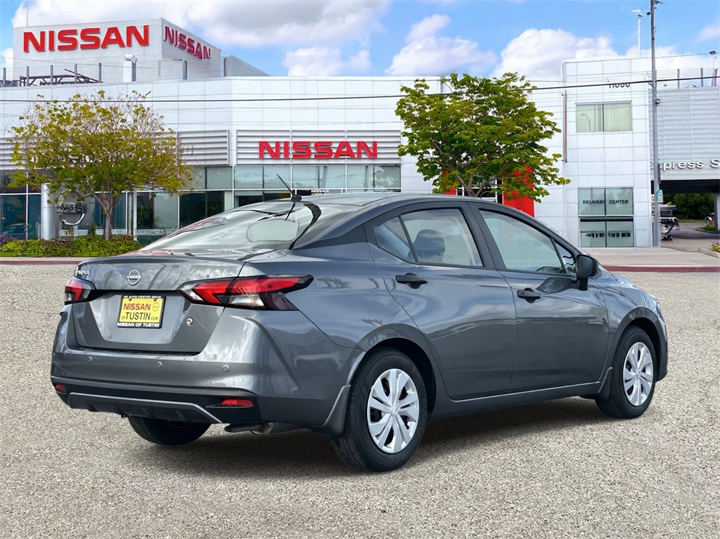 2025 Nissan Versa 1.6 S photo 4