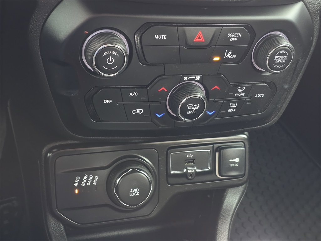 2022 Jeep Renegade Altitude Teal at Baytown Hyundai